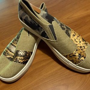 KHAKI NEW SIZE 9.5/40 SLIP ON SHOES